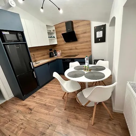 Apartment R&L Lazovna - Old Town And Parking Banska Bystrica Exterior photo