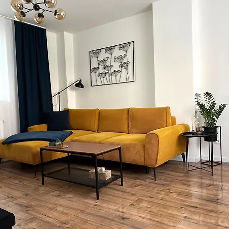 Apartment R&L Lazovna - Old Town And Parking Banska Bystrica Exterior photo